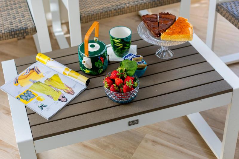 Double Room with Side Sea View image 3