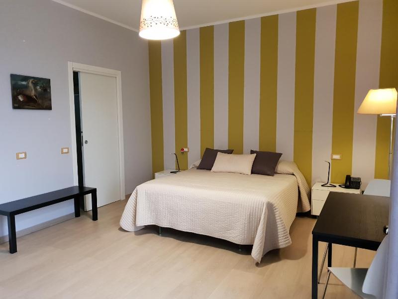 Superior Double or Twin Room with Garden View image 4