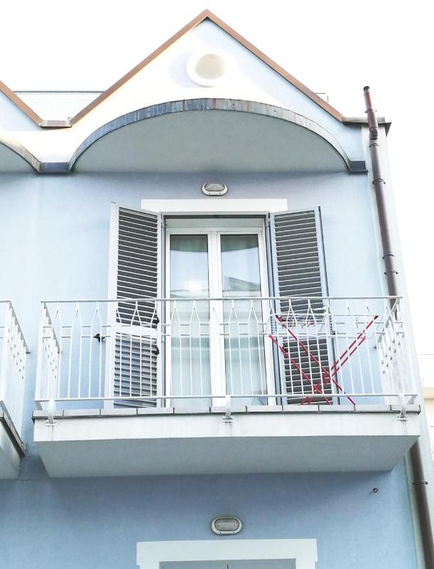 One-Bedroom Apartment with Balcony (6 Adults) image 3