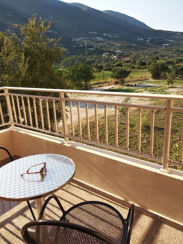 Double or Twin Room with Mountain View image 3