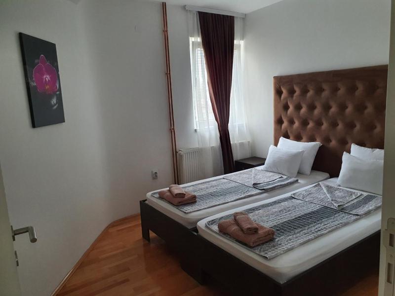 One-Bedroom Apartment image 4
