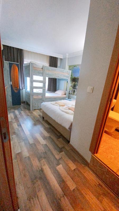 Quadruple Room image 3