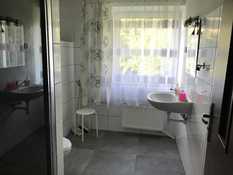 Double Room image 3