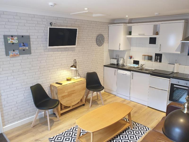 Three-Bedroom Cottage image 3