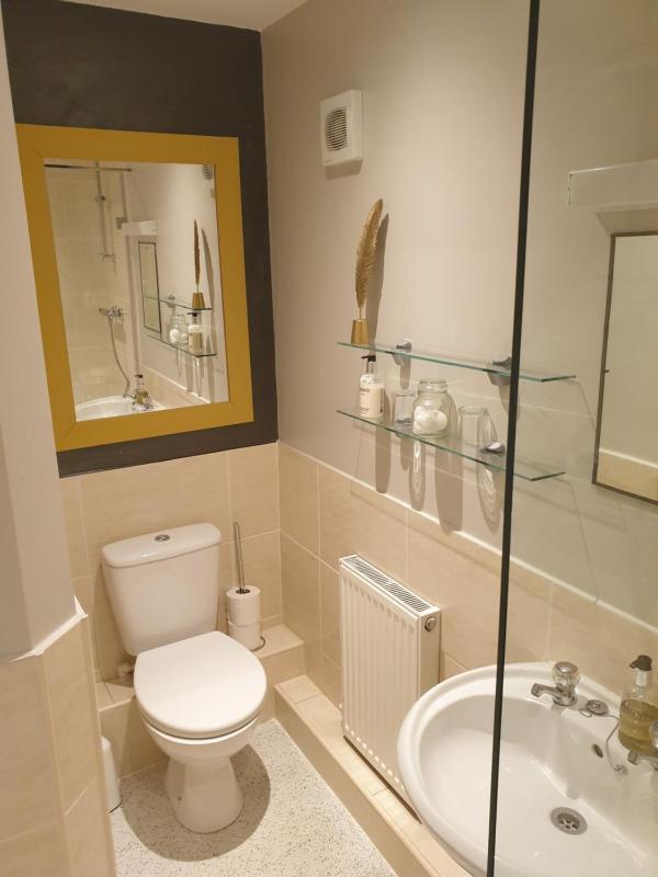 Three-Bedroom Cottage image 3