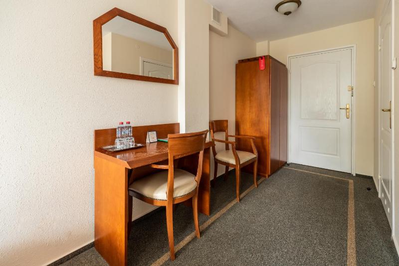 Double Room image 2
