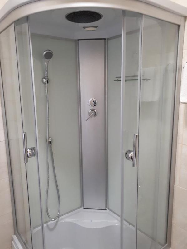 Standard Twin Room image 2
