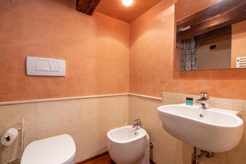 Apartment - Split Level with 2 bathrooms image 3