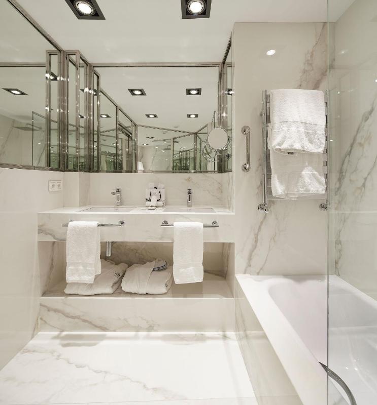 Grand City Room image 4
