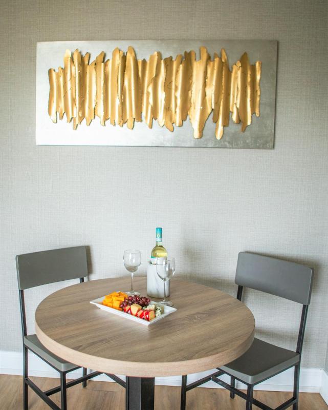 Type F2D - Oceanview Motel Room image 2