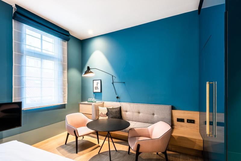 Deluxe Double Room image 3