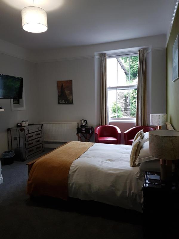 Double Room image 4