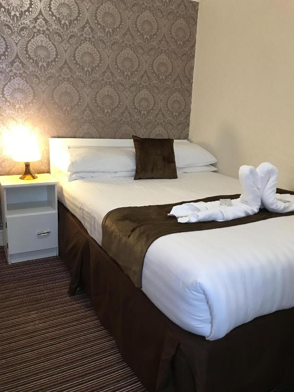 Deluxe Double Room with Shower image 3