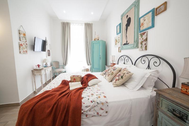 Double Room image 3