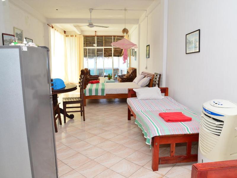 Happy Tuna Guesthouse - image 25