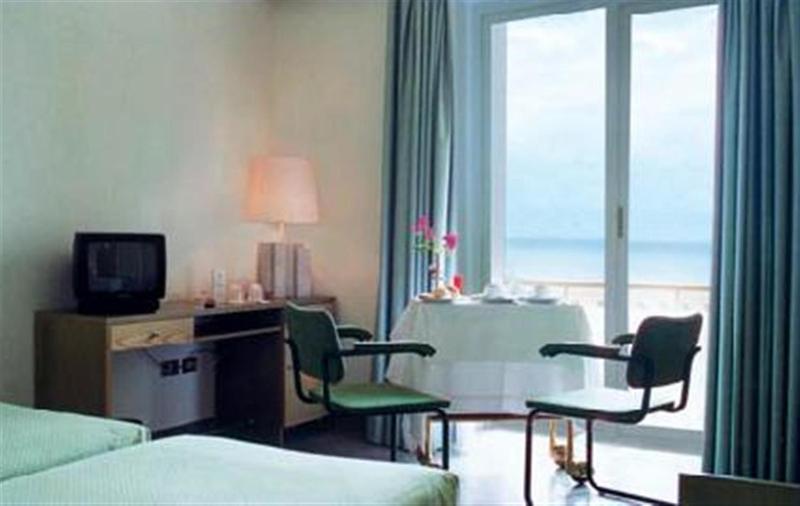 Double or Twin Room with Sea and Temple View image 3