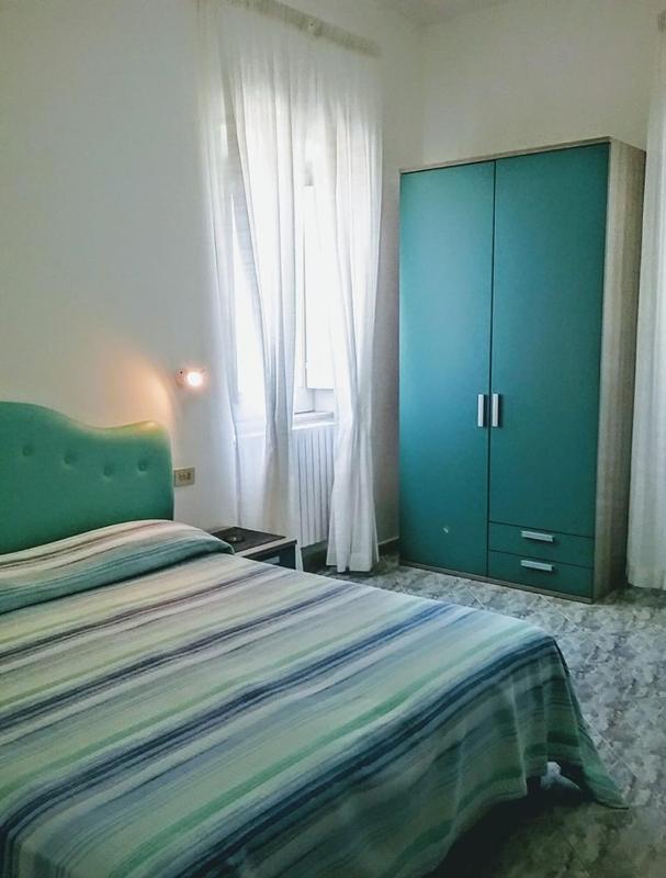 Family Room with Balcony and Sea View image 4