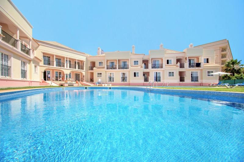 Aquamar Albufeira Aparthotel - image 1