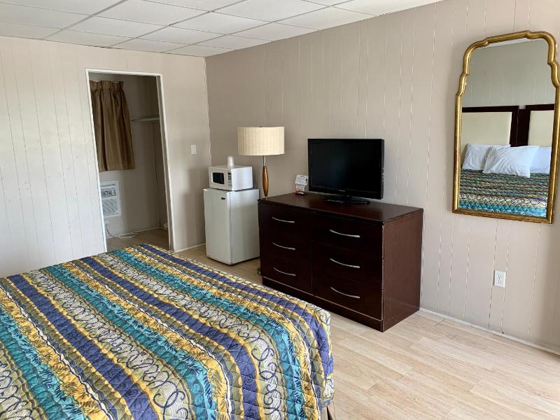 Cabana Motel - image 20