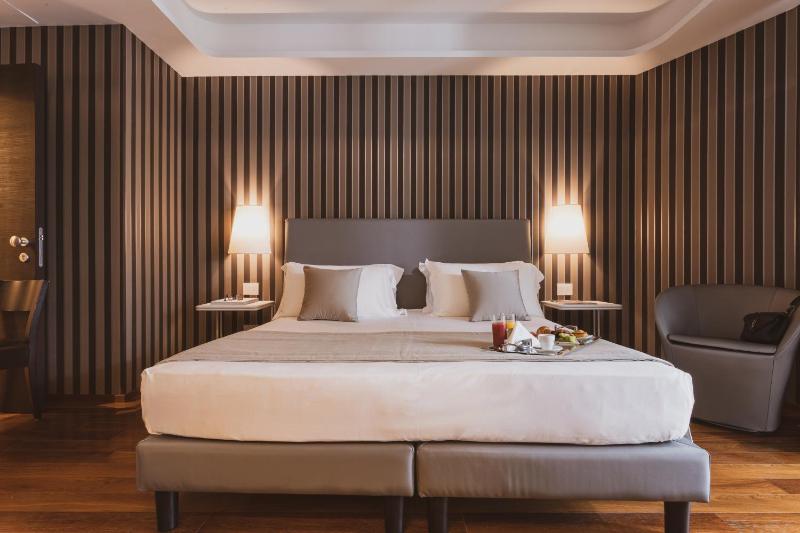 Executive Double or Twin Room image 1