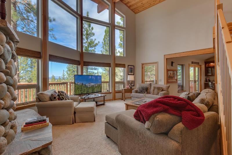 Four-Bedroom Holiday Home image 1