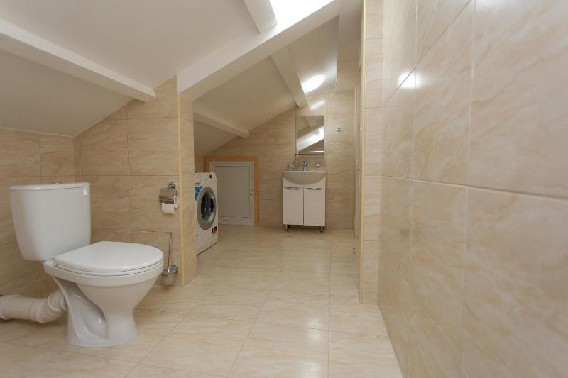 Deluxe Family Room image 1