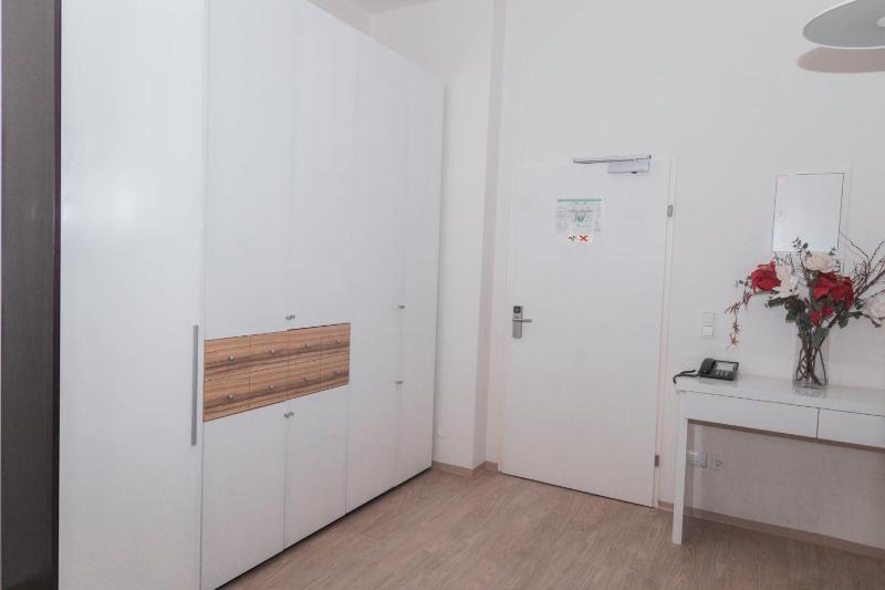 Deluxe Apartment image 2