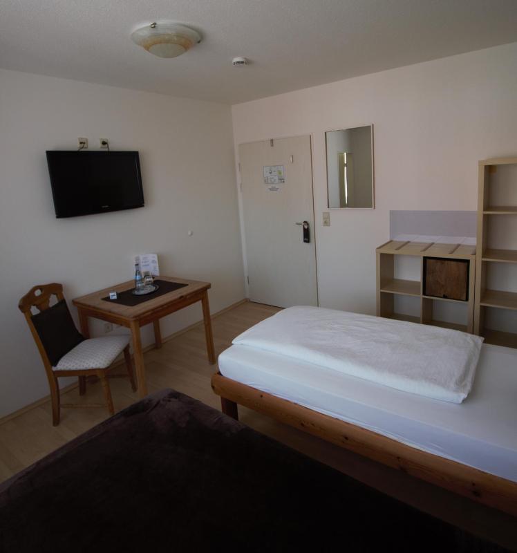 Single Room image 4