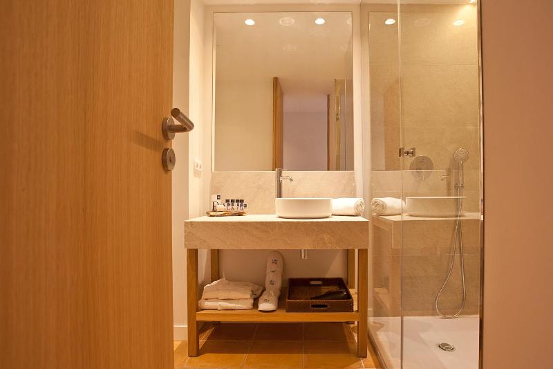 Double Standard Parking Spa access image 2