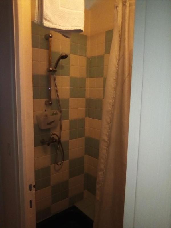 Twin Room image 2