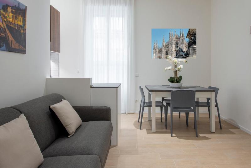 Two-Bedroom Apartment - Via Broletto 41 image 1