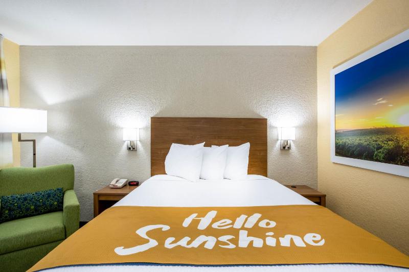 Standard Double Room image 2