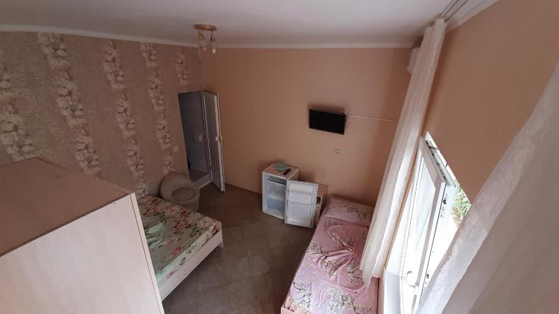 Standard Triple Room image 2