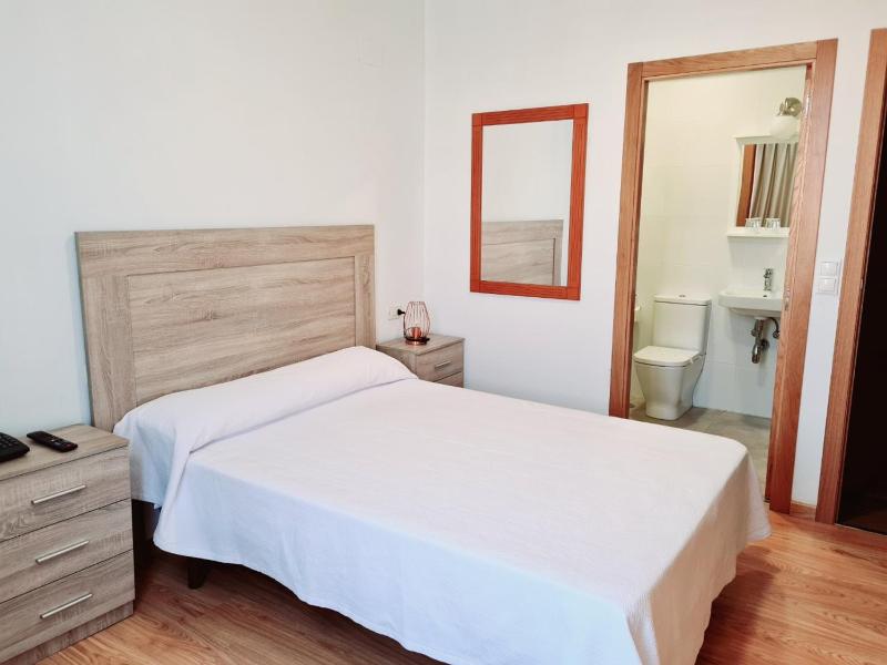 Double or Twin Room image 1