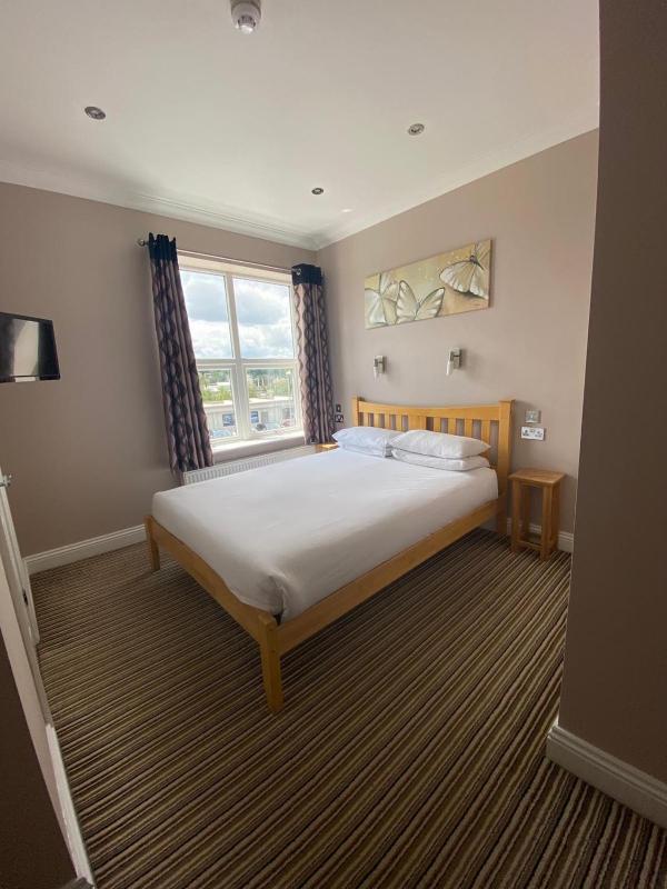 Double Room image 1