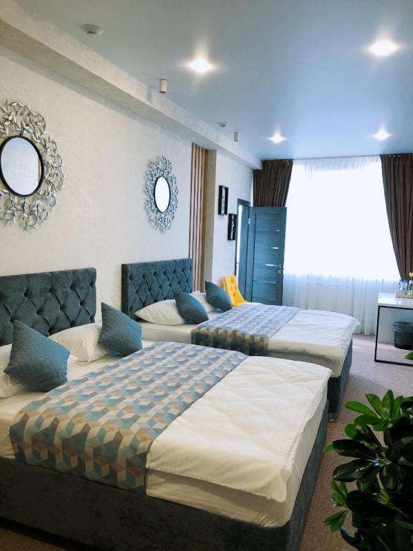 King Room with Two King Beds image 1