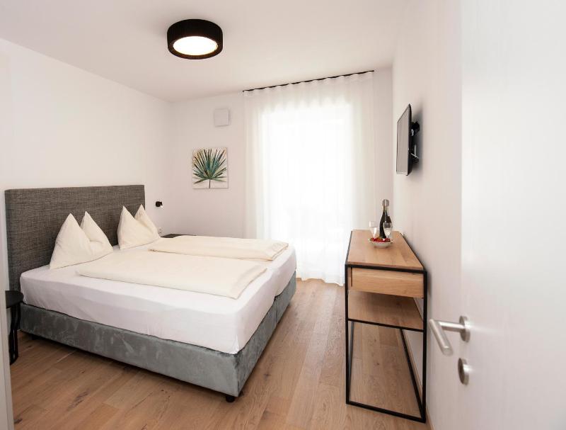 One-Bedroom Apartment image 1