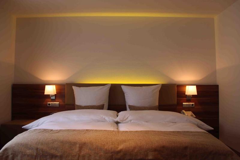 Double Room image 3