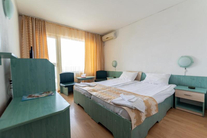 Double or Twin Room image 2