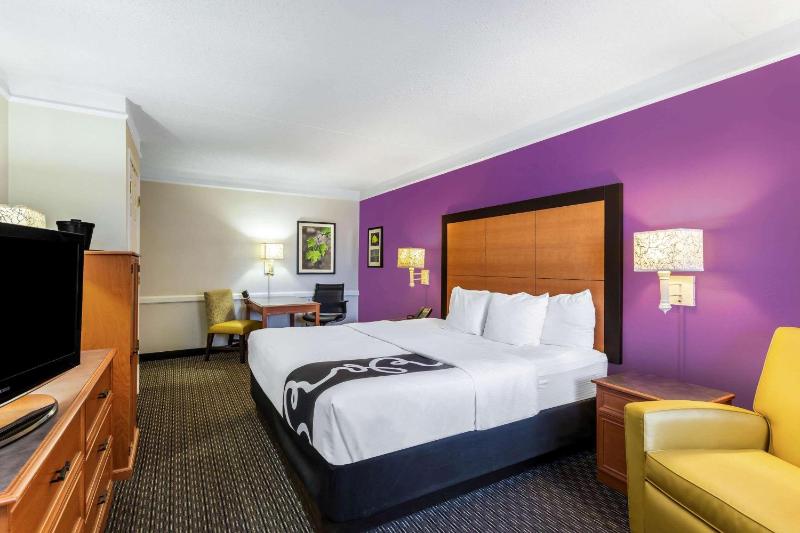 King Room image 3