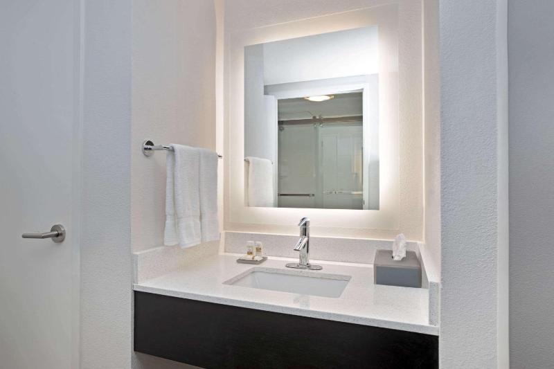 Executive King Room image 2