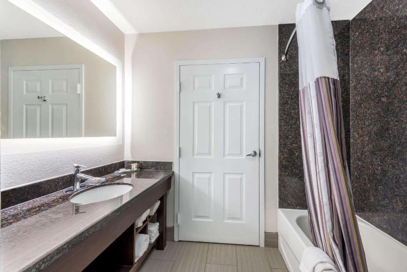 Executive King Room image 4