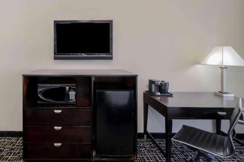 King Room - Non-Smoking image 3