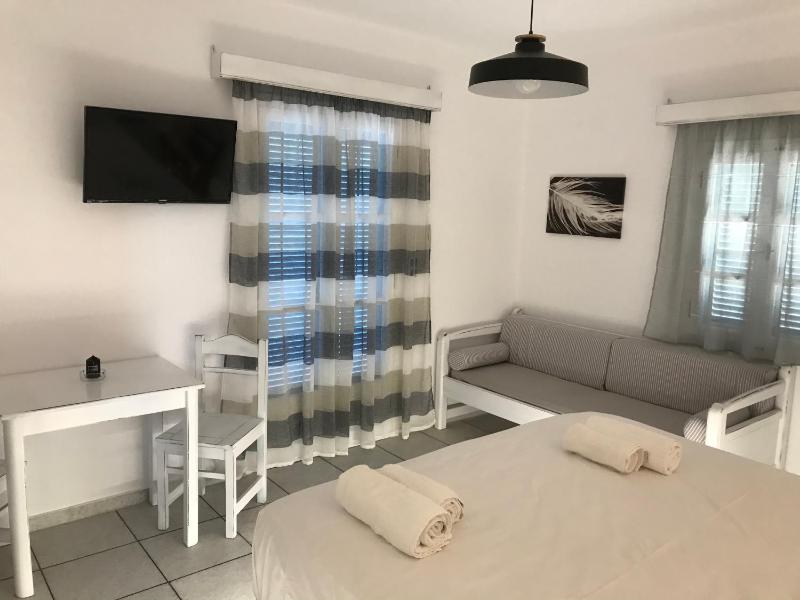 Studio with Sea View image 2