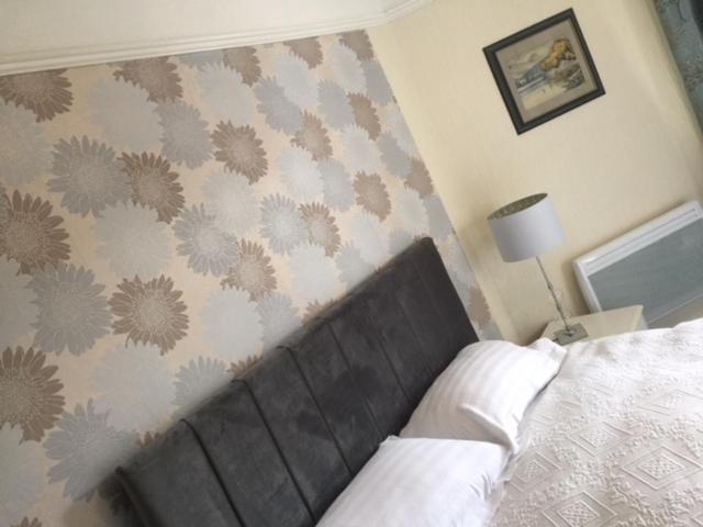 King Room image 3