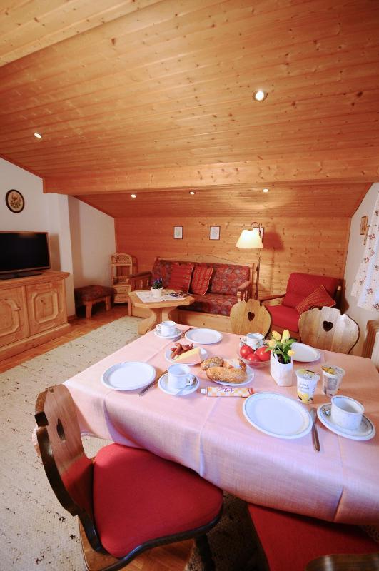 One-Bedroom Apartment image 3