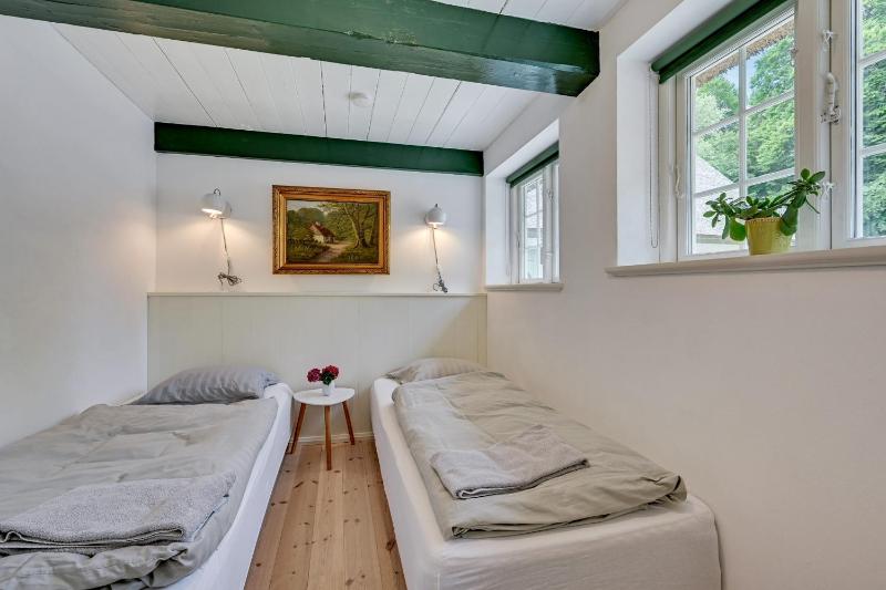 Family Room with Private Bathroom image 2