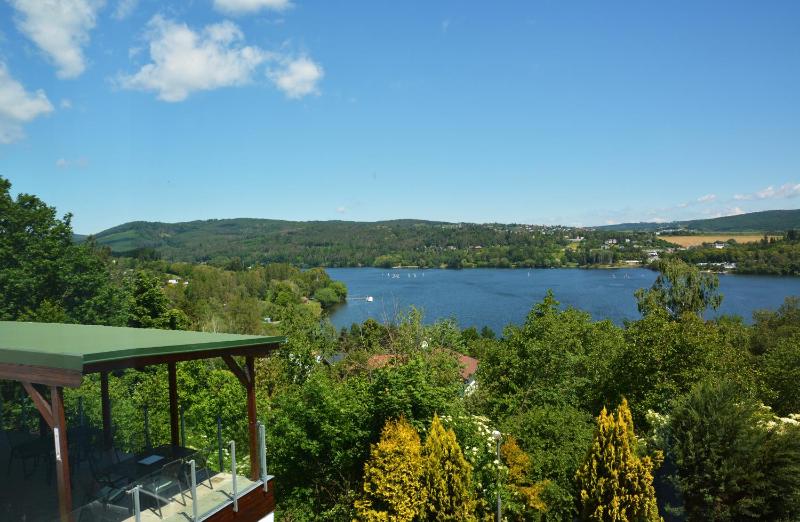 Double Room with Lake View image 1