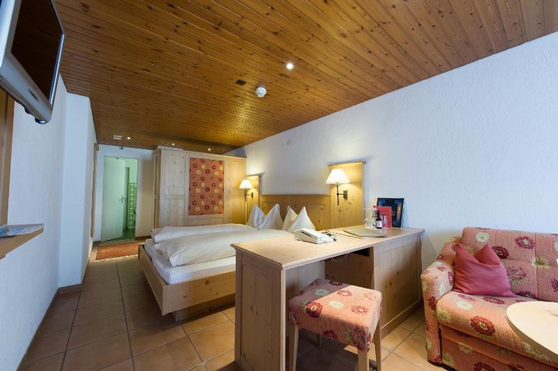 Superior Double Room with Extra Bed for 4 image 3