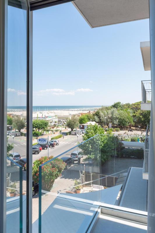 Queen Suite Sea Front image 2